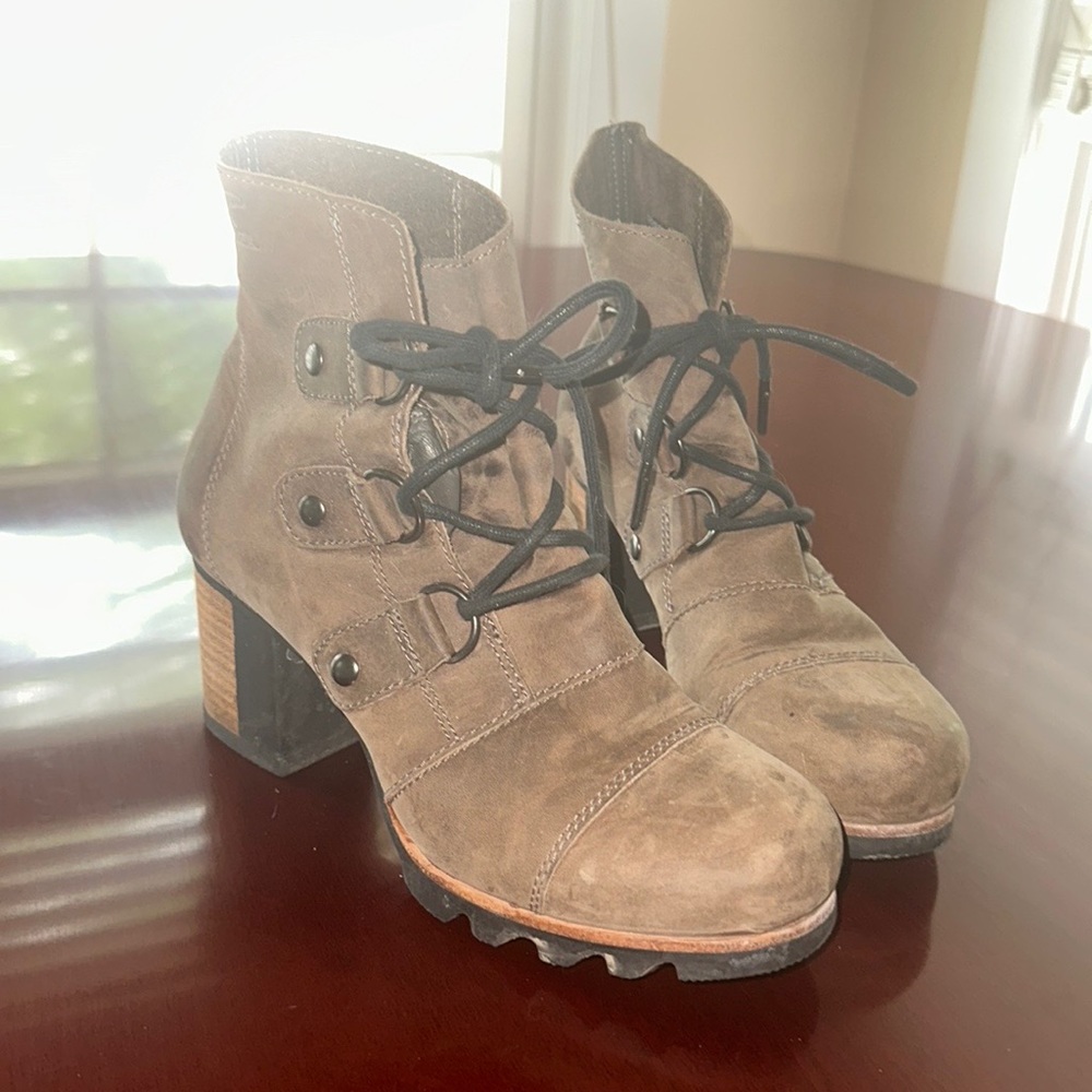 SOREL Addington Lace-up bootie SIZE 8